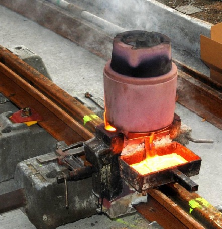 Amélioration de la durée de vie en service des soudures aluminothermiques ferroviaires